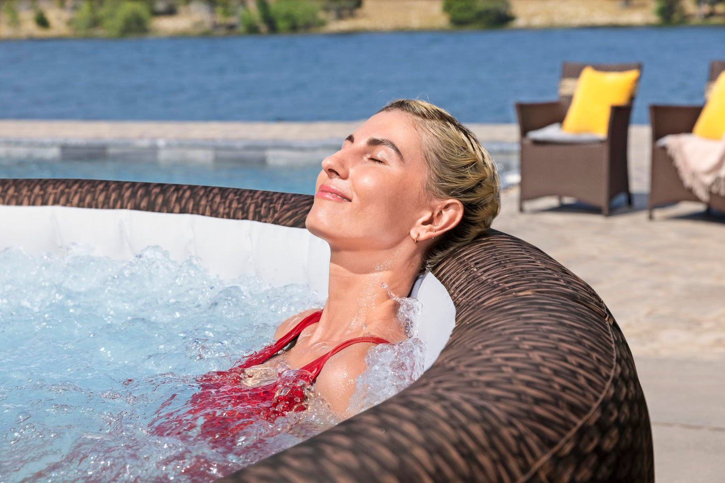 Bestway Lay-Z-SPA Bali AirJet Whirlpool 7 Pers., Ø216x71 cm, Rattan, App & Pumpe