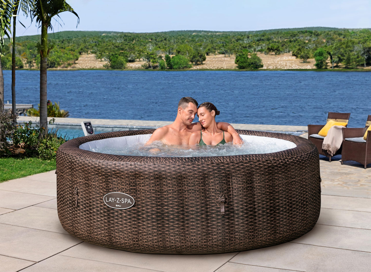 Bestway Lay-Z-SPA Bali AirJet Whirlpool 7 Pers., Ø216x71 cm, Rattan, App & Pumpe