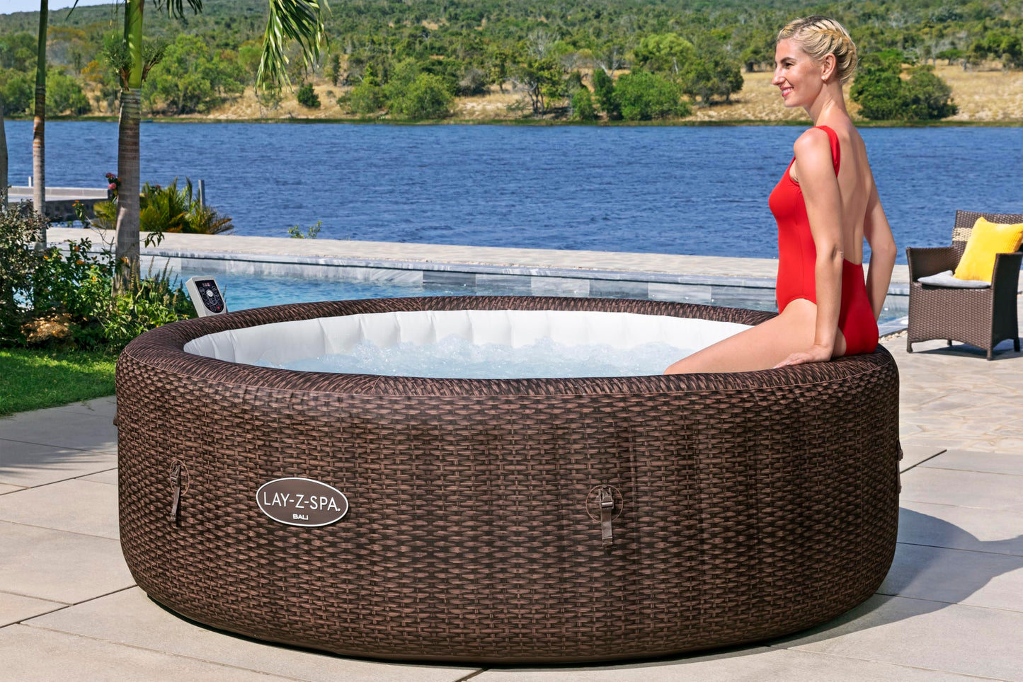Bestway Lay-Z-SPA Bali AirJet Whirlpool 7 Pers., Ø216x71 cm, Rattan, App & Pumpe